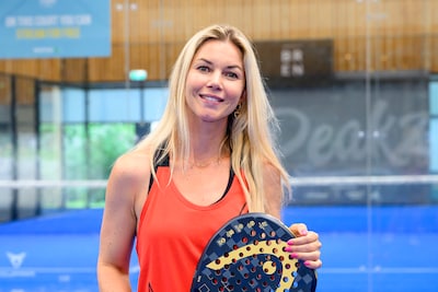 Anouk Hoogendijk heeft gehavend gezicht na padelongeluk, een droom komt uit voor Emma Kok