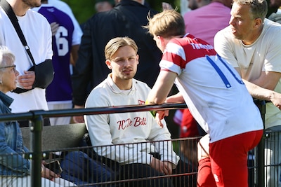 Jurre de Wit van FC De Bilt zinspeelt op einde voetbalcarrière na hernieuwd knieleed: ‘Dat risico ga