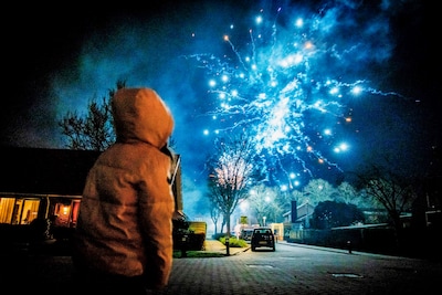LIVE Oud en nieuw | Code geel om spiegelgladde wegen, vanavond blijft het vrijwel droog