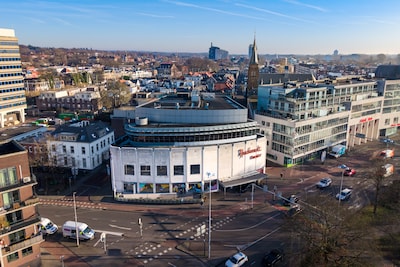 Nieuw leven voor Rembrandt Theater als kloppend hart voor Arnhems creatieve industrie, mét toren