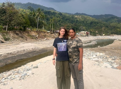 Lotte (34) ziet haar paradijs op Sumatra verdwijnen: ‘De rivier slokte alles op, we hebben niets meer’