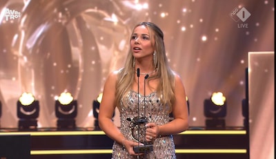 Emma Heesters en Eva Jinek winnen Impact-Ring voor interview over kanker: ‘Dames, laat dat uitstrijkje maken’