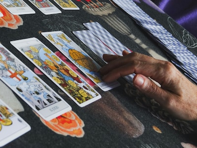 Waarzegger steelt iPhone van klant en laat zo voorspelling over ‘verlies van iets waardevols’ uitkomen