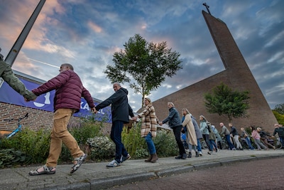 Dit is waarom je straks honderden kerkklokken hoort luiden