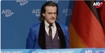 Gelijkenis met Hitler en Goebbels wekt afschuw: extreemrechtse AfD royeert lid jongerentak