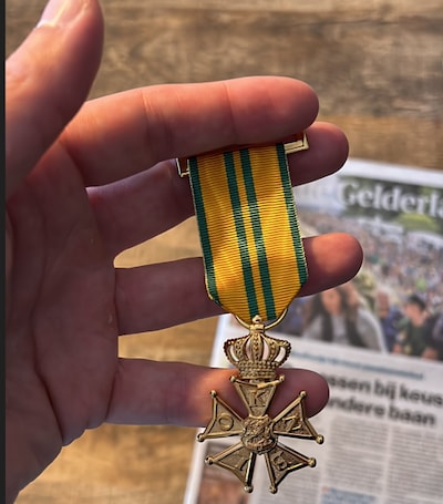 Tientallen wandelaars raken Vierdaagsekruisje kwijt: dit moet je doen als je er een vindt of verlies