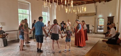 Kasteel Hernen houdt middeleeuwse dansworkshops voor kinderen