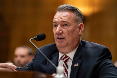 Directeur ICE geeft toe: ‘Agenten logen onder ede over neerschieten migrant in Minnesota’