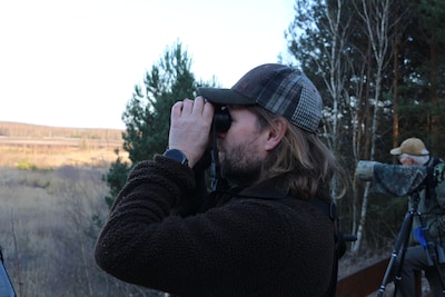 Op wolvensafari in Duitsland, waar de wolf wél geliefd is: ‘Je wordt echt niet zomaar aangevallen’