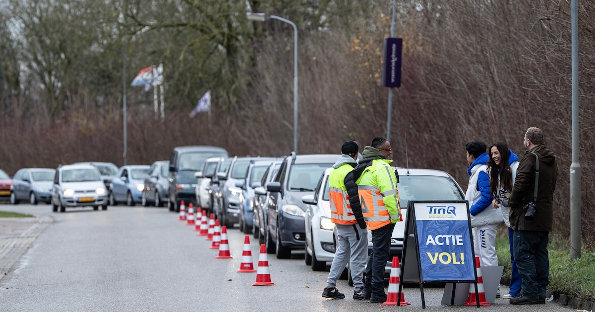 ‘Extreme’ wachtrij bij tankstation, maar dan ben je wel een paar tientjes goedkoper uit dan normaal