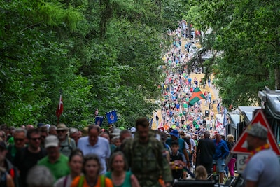 LIVE Vierdaagse 2026 | De heuvels bedwingen in Groesbeek • ‘Push a little harder’ • Het verhaal acht
