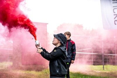 Verlate aftrap en sfeeractie bij derby tussen Kesteren en DFS: ‘Het moet een onvergetelijke happenin