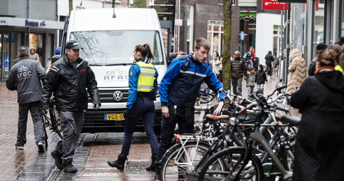 Ondernemers zijn spontane fietsenstalling beu: ‘We hebben inmiddels de ...
