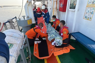Nog 129 mensen vermist na kapseizen schip in Indonesië, 6 doden