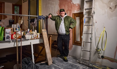 Kok Perry (39) overwoog een aantal keer om te stoppen met tv-carrière: ‘Werd zelfs herkend in Thailand’