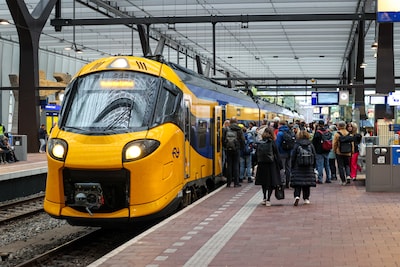 Wie met de trein reist, moet steeds vaker geduld hebben: aantal storingen in 2025 wéér opgelopen
