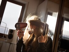 Mijn haar is in deze winter altijd zo statisch, wat kan ik daar aan doen? 