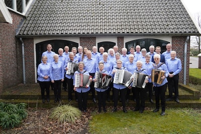 Varsseveldse Akkordeon Vereniging geeft concert in Heelweg