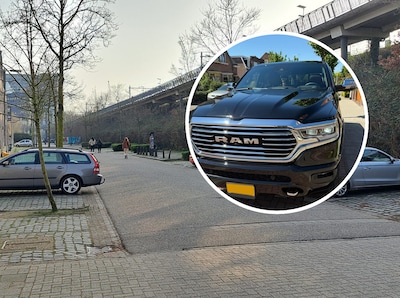 Ondernemer met ‘te grote’ wagen moet buiten centrum parkeren, terwijl om de hoek 100 plekken zijn