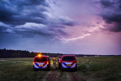 Noodweer trekt over zuiden van Nederland: hagelstenen tot 2 centimeter
