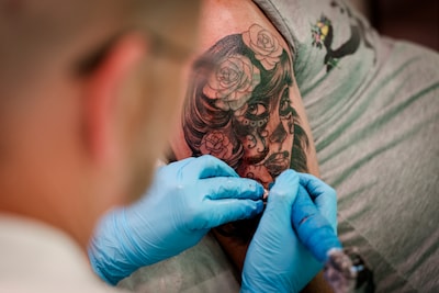 Tattoo was vroeger voor ruige zeelui en buitenbeentjes, nu lijkt haast iedereen er een te hebben