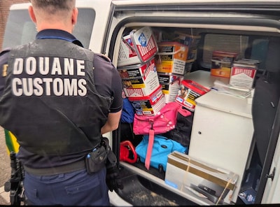 Drugs, sigaretten, pepperspray en vuurwapen gevonden in Winterswijkse woning; bewoner aangehouden