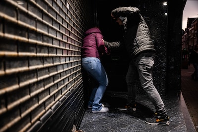 Man uit Elst ‘zorgt sinds aankomst in Nederland’ voor problemen en wordt nu verdacht van twee straat