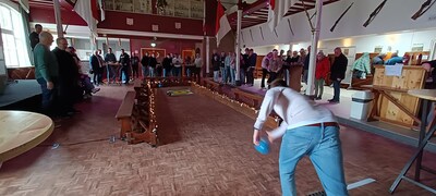 Wie wint de gouden fluitketel? Dat is de vraag die Doornenburg bezighoudt