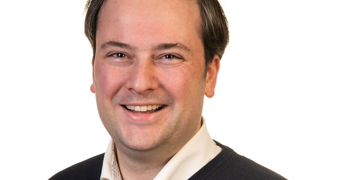 Daniël van Schijndel bij vertrek als raadslid onderscheiden met lintje