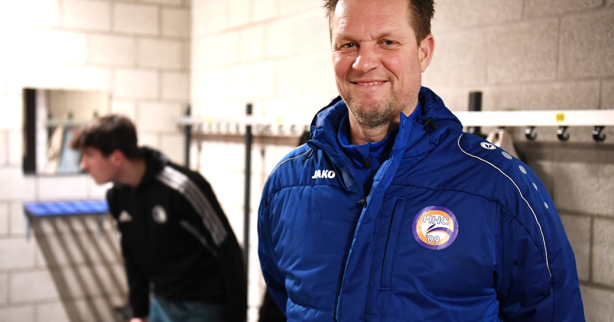 Winnende HHC’09-trainer haalt binnen 25 minuten zijn zoon naar de kant ...
