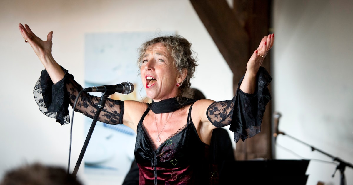 Rian van Nieuwkuijk brengt chansons in Zalmkerkje Millingen