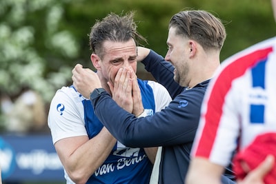 Pax dankzij de grote teen van Roy eindelijk weer kampioen: ‘Ongelooflijk, ik heb de hele wedstrijd g