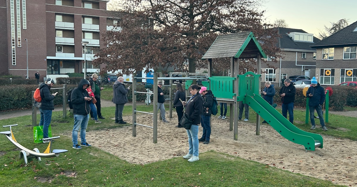 Buurt schrikt zich rot: waarom staan ineens 100 volwassenen met oortjes landje-pik te spelen in onze