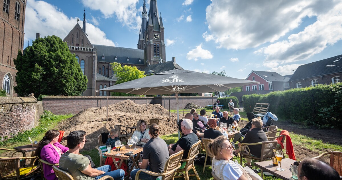 In Romeins Cuijk moet je er wat voor over hebben om je biertje gezellig ...