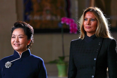 De vrouw van Xi Jinping: stijlicoon, zangeres en jarenlang beroemder dan hij