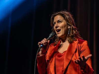 Fay Claassen brengt ode aan Barbra Streisand in Winterswijk