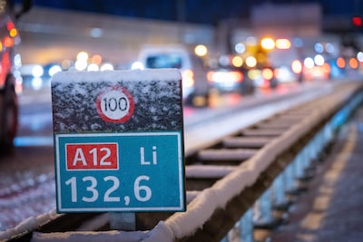 LIVE Sneeuw | Paar centimeter natte sneeuw • Code geel tot 13.00 uur • ‘Blijf opletten’