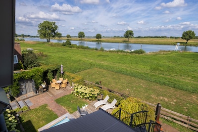 Kiezen tussen droge voeten of zicht op de Maas? Nee hoor, Lith bedenkt zelf een derde optie