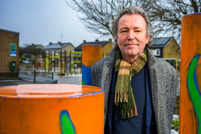 Opiniepeiler Peter Kanne waarschuwt: ‘De oorlog is al begonnen, maar wij liggen nog in onze e-bikebubbel’