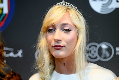 S10 geschokt na vrijlating van verdachten in zaak rond dood broer