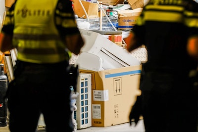 Politie doet inval in drugslab in Enschede, pand verzegeld