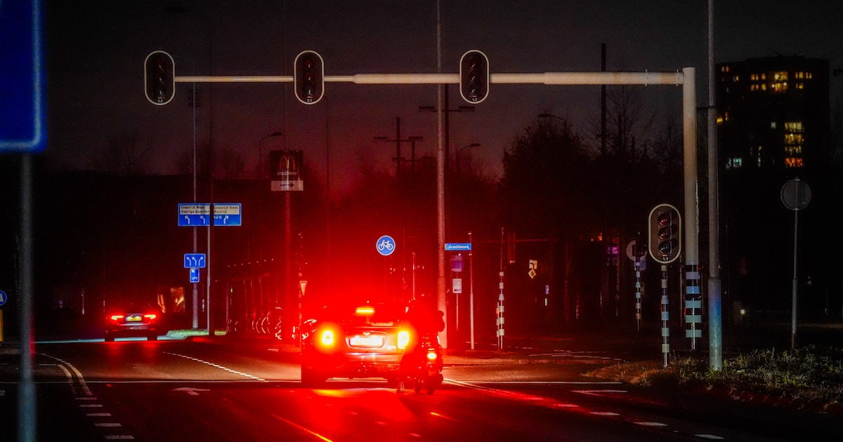 Grote stroomstoring in Eindhoven verholpen: huizen en Hovenring zonder stroom