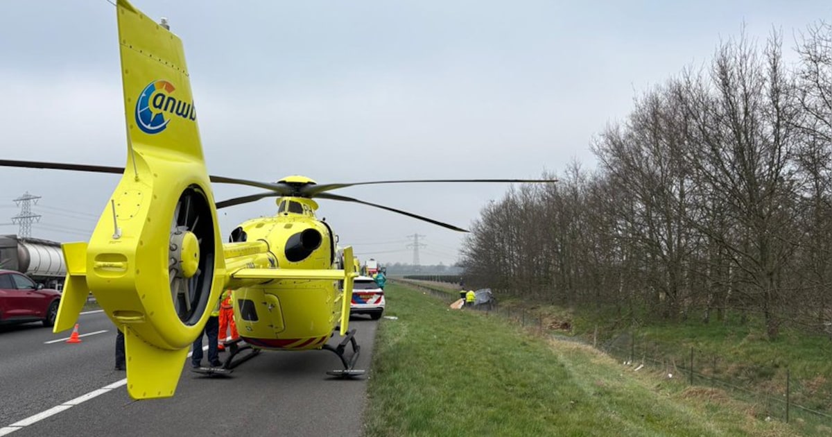Automobilist (82) komt om bij ongeval op A73, snelweg deels dicht