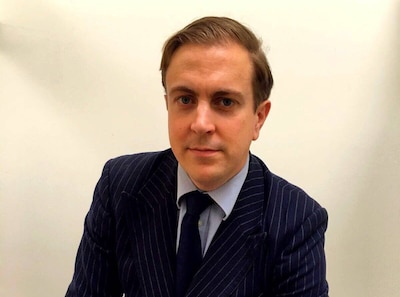 Van bloedtest tot massaclaim: chique influencer heeft meer mislukkingen achter zijn naam