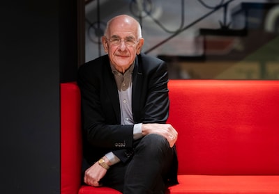 Frits Spits vlak voor radiopensioen geëerd met prestigieuze vakprijs