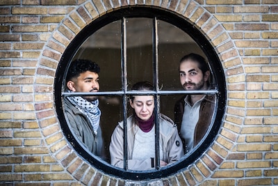 Depressie, angst en verdriet op Arnhemse opvangschepen: ‘Ik sterf liever snel in Syrië dan langzaam 