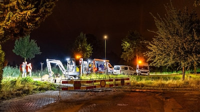 Ineens zit er gat in de weg en staat de straat blank