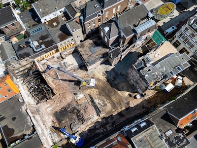 Van zomaar een winkelstraat naar gapend gat in de stad
