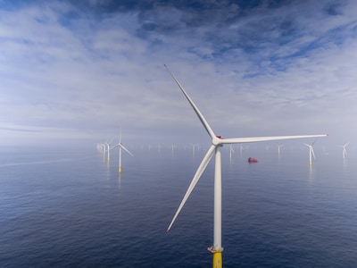 Britse windmolens leven na gebruik verder als helm of dashboard en daar kan Nederland ook wat van leren