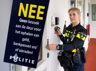 Deze sticker bij de voordeur moet nepagenten en andere oplichters afschrikken: ‘NEE, geen bezoek’